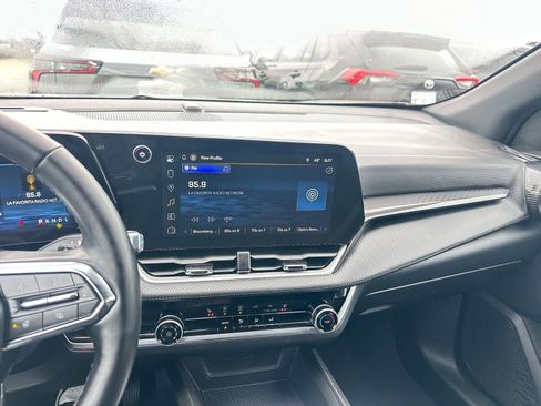 Used 2025 Chevrolet Equinox LT image 21