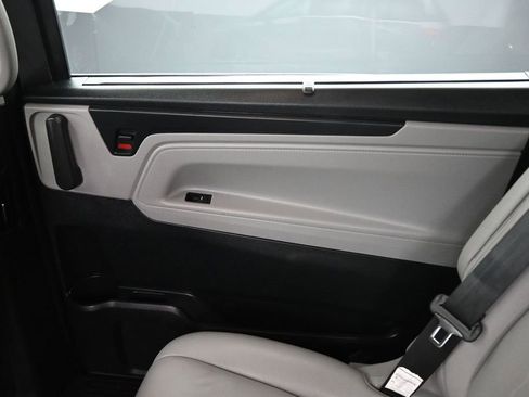 Used 2024 Honda Odyssey Touring image 37