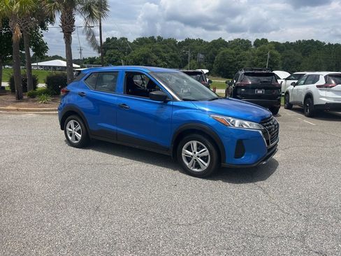Used 2024 Nissan Kicks S FWD image 1