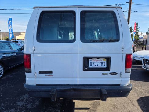Used 2014 Ford E-250 and Econoline 250 w/ Power Group image 3