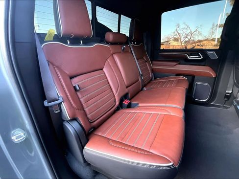 Used 2024 GMC Sierra 2500 Denali Ultimate image 30