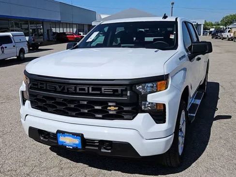 Used 2024 Chevrolet Silverado 1500 Custom RWD image 3