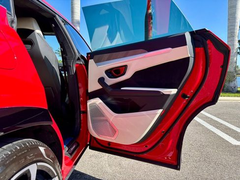 Used 2024 Lamborghini Urus S image 26