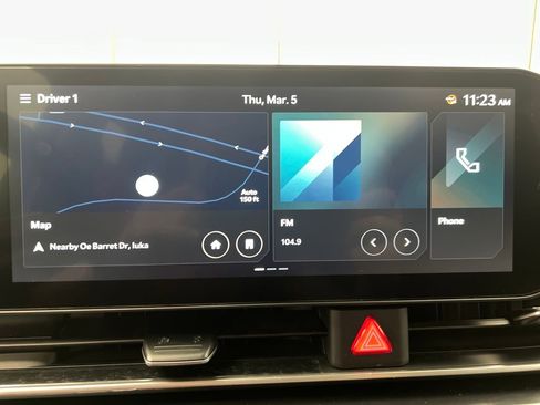 Used 2025 Kia Carnival FWD image 61