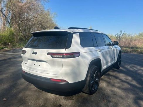 Used 2023 Jeep Grand Cherokee L Laredo AWD/4WD image 4