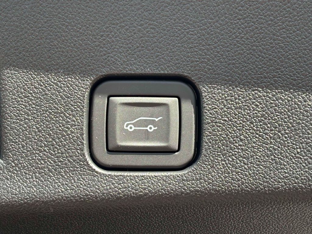 New 2027 Chevrolet Traverse LT w/ Driver Confidence Package AWD/4WD image 34