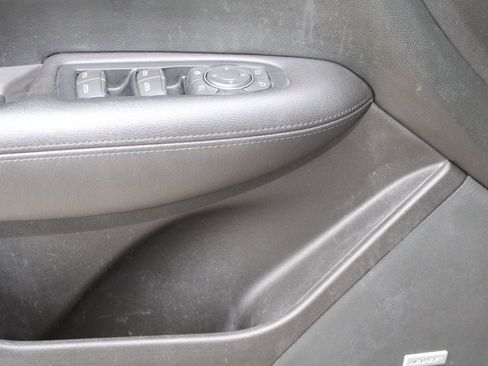 Used 2018 Cadillac XT5 Luxury w/ Driver Awareness Package image 34