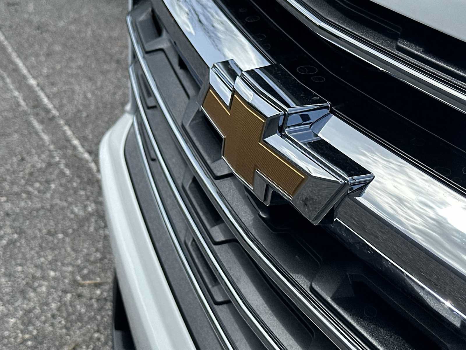 New 2026 Chevrolet Traverse LT w/ LPO, Floor Liner Package FWD image 10