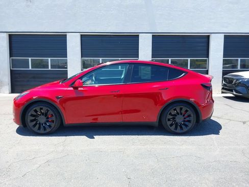 Used 2022 Tesla Model Y Performance AWD/4WD image 2