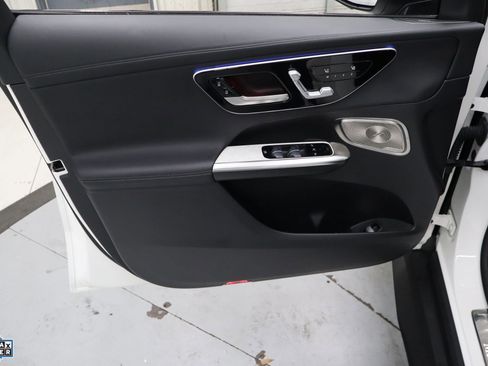 Used 2024 Mercedes-Benz GLC 300 image 14