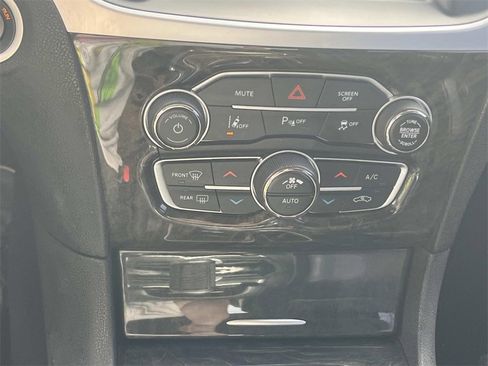 Used 2022 Chrysler 300 Touring L w/ Popular Equipment Group image 19