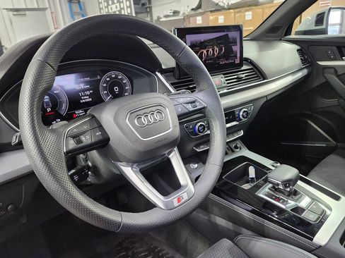 Certified 2024 Audi Q5 e Premium Plus image 8