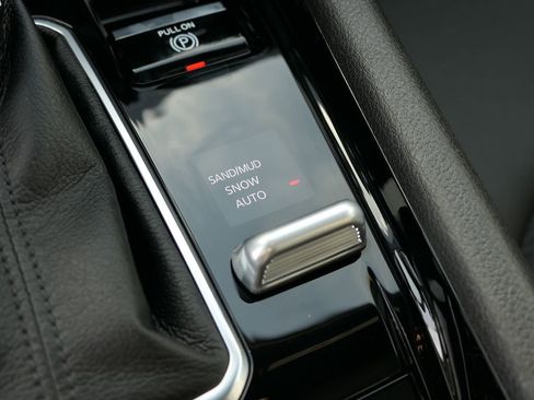 Used 2025 Jeep Compass Latitude w/ Convenience Group image 18