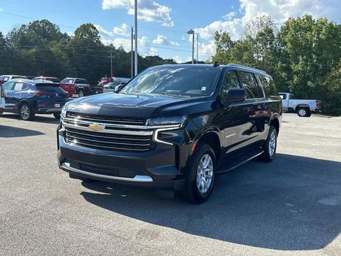 Used 2023 Chevrolet Suburban LT image 8