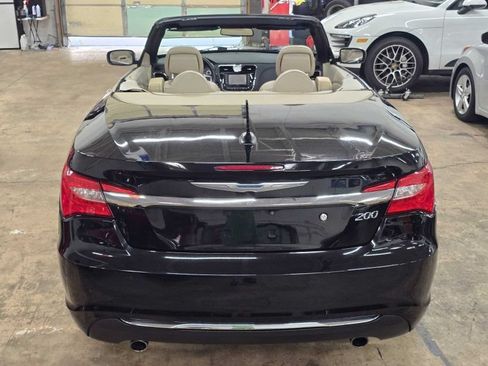 Used 2011 Chrysler 200 Limited FWD image 18
