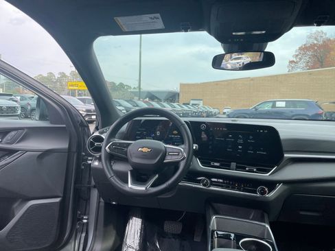 Used 2025 Chevrolet Equinox LT image 30