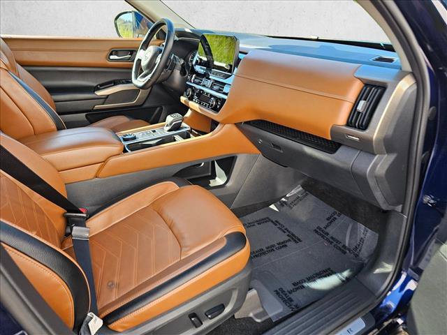 Used 2022 Nissan Pathfinder Platinum AWD/4WD image 12