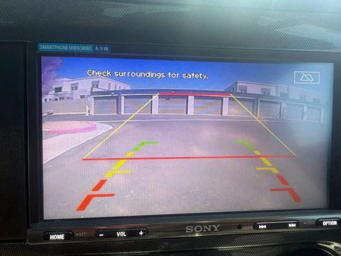 Used 2012 Dodge Challenger SXT RWD image 9
