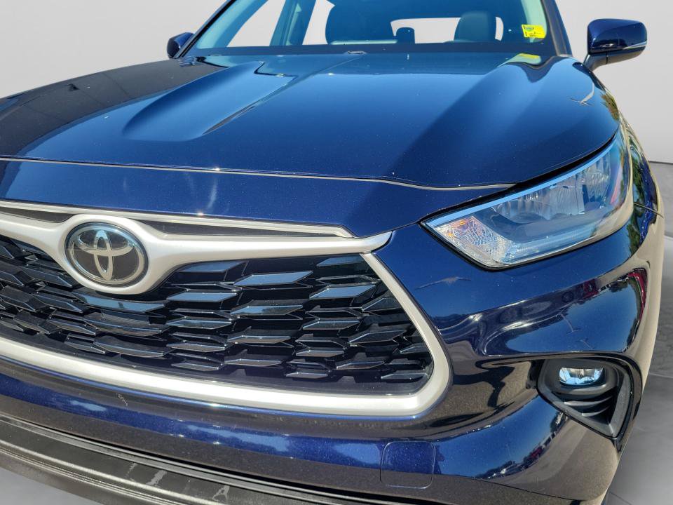 Used 2020 Toyota Highlander XLE FWD image 26