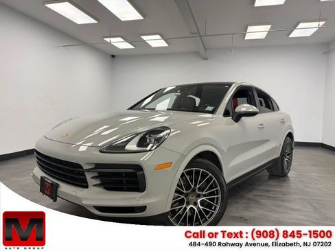 Used 2022 Porsche Cayenne Coupe AWD/4WD image 1