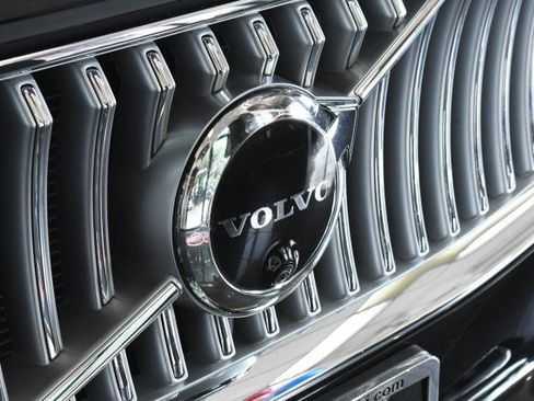 Used 2023 Volvo XC90 B6 Plus AWD/4WD image 5