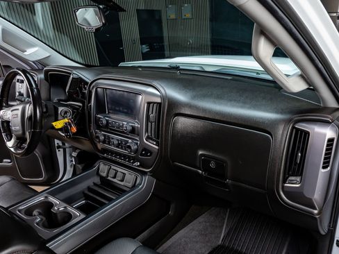 Used 2018 GMC Sierra 2500 SLT w/ Duramax Plus Package AWD/4WD image 14