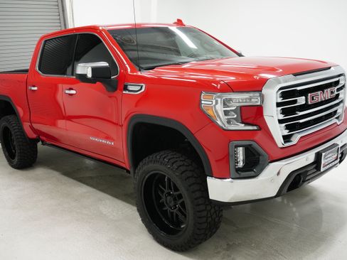 Used 2019 GMC Sierra 1500 SLT AWD/4WD image 3