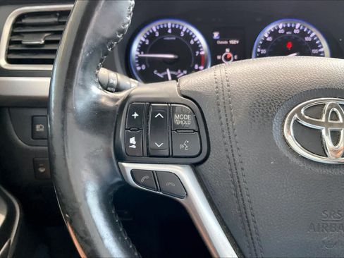 Used 2017 Toyota Highlander SE AWD/4WD image 24