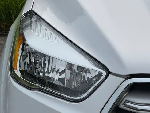Certified 2019 Ford Escape SE AWD/4WD image 4