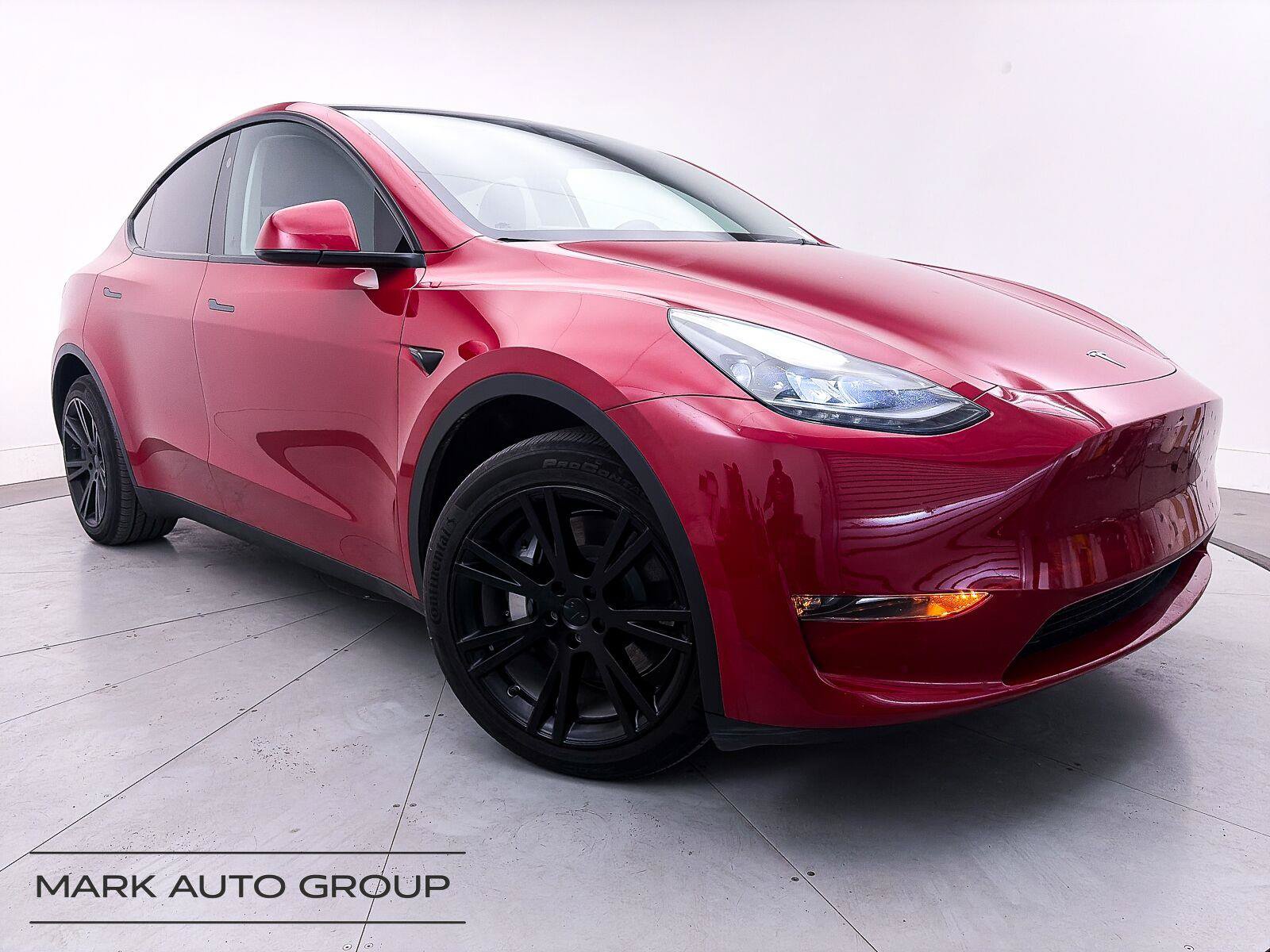 Used 2023 Tesla Model Y Long Range AWD/4WD image 1