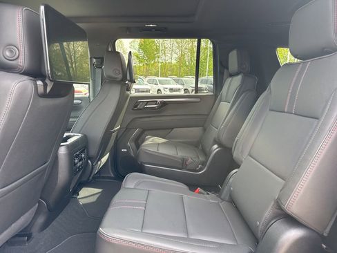 New 2026 Chevrolet Suburban RST w/ RST Capability Package AWD/4WD image 13
