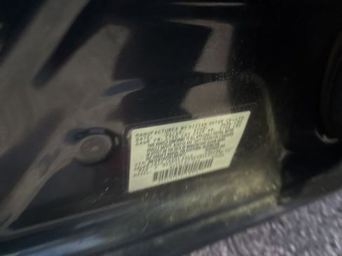 Used 2015 Nissan Versa SV image 11