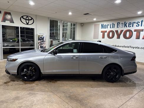 Used 2025 Honda Accord Sport image 7