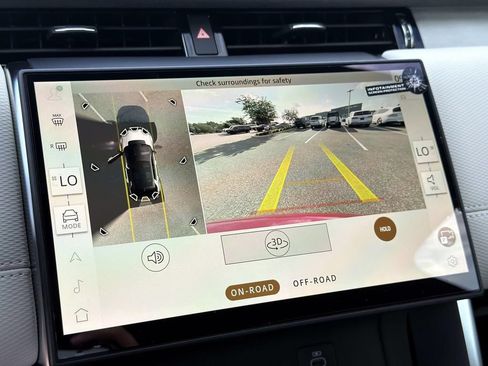 New 2026 Land Rover Discovery Sport Landmark AWD/4WD image 22