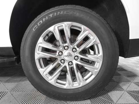 Used 2022 GMC Yukon XL SLT w/ SLT Luxury Package AWD/4WD image 32