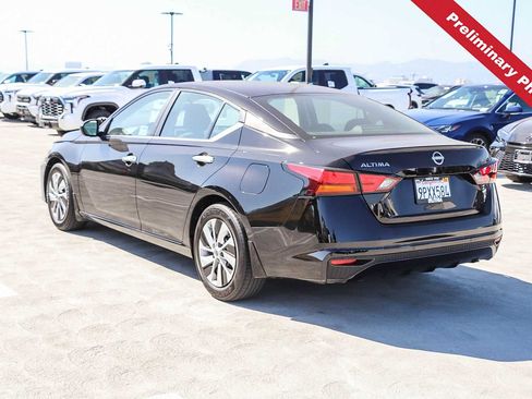 Used 2024 Nissan Altima 2.5 S FWD image 8