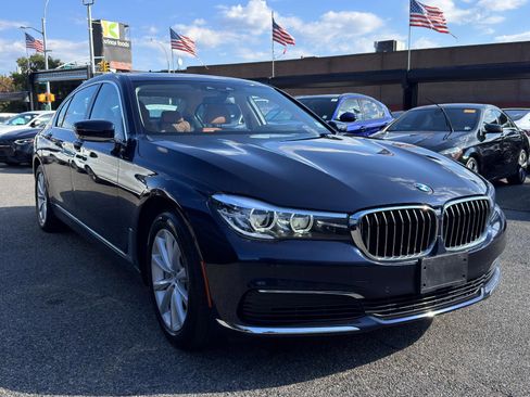 Used 2019 BMW 740i xDrive 740i xDrive w/ Executive Package image 3