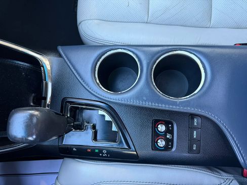 Used 2013 Toyota Avalon Limited image 25