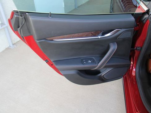 Used 2018 Maserati Ghibli image 23