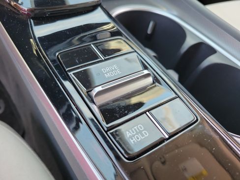 Used 2023 Hyundai Sonata SEL w/ Convenience Package FWD image 12