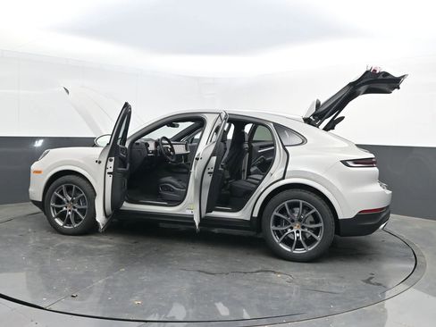 New 2025 Porsche Cayenne Coupe image 47