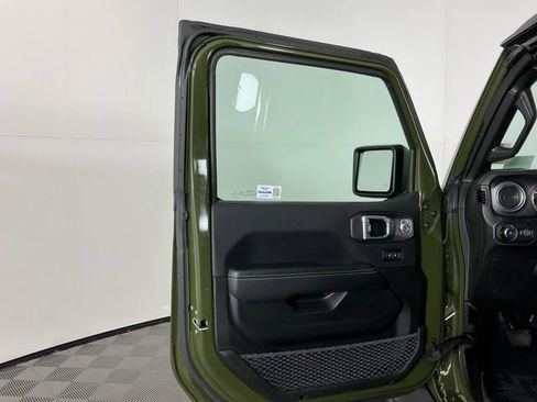 Used 2021 Jeep Wrangler Unlimited Sahara w/ Uconnect 4C Nav & Sound Group AWD/4WD image 12