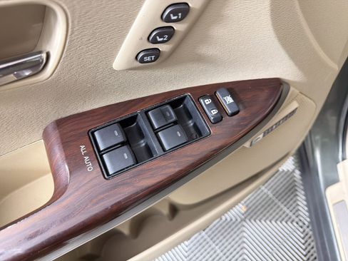 Used 2014 Toyota Venza Limited w/ Tow Prep Package image 21