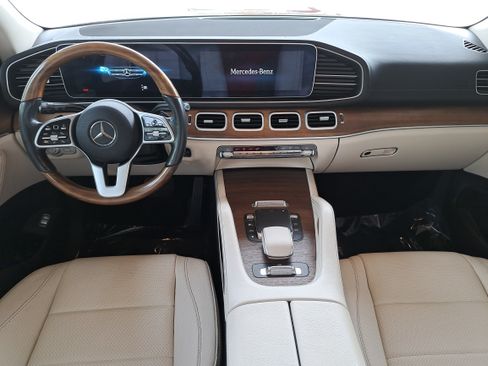 Used 2021 Mercedes-Benz GLS 450 4MATIC image 9
