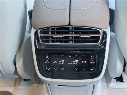 Used 2023 Mercedes-Benz EQS 450+ SUV image 18