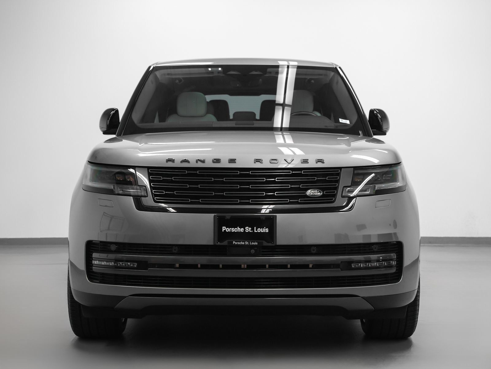 Used 2023 Land Rover Range Rover Long Wheelbase SE AWD/4WD image 8