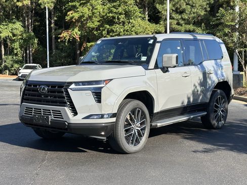 Used 2025 Lexus GX 550 w/ Accessory Package (2T) AWD/4WD image 5