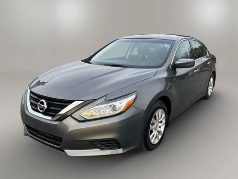 Used 2018 Nissan Altima 2.5 S w/ S Convenience Package image 1