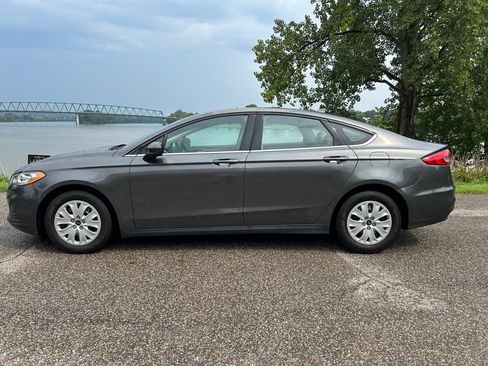 Used 2020 Ford Fusion S FWD image 2