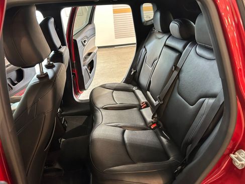 Used 2025 Jeep Compass Limited image 39